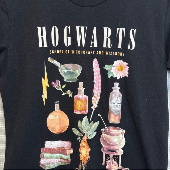 Harry Potter Hogwarts Advanced Potion Making Graphic Tee XS Black - Picture 2 of 6